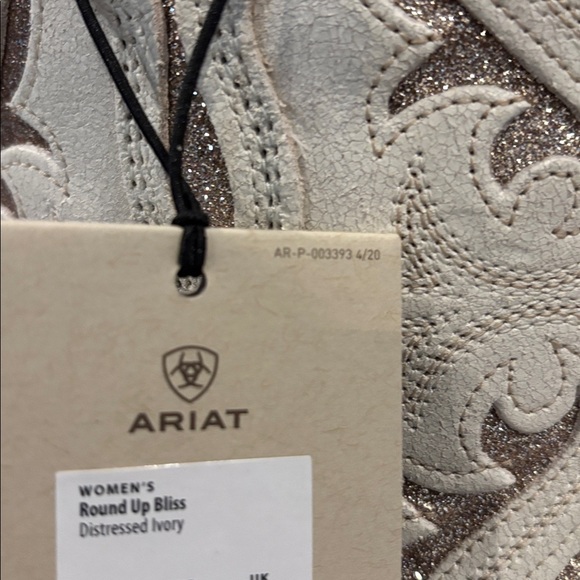 Ariat Round Up Bliss,distressed ivory leather cutouts w/glitter underlay,ATS - Picture 13 of 13